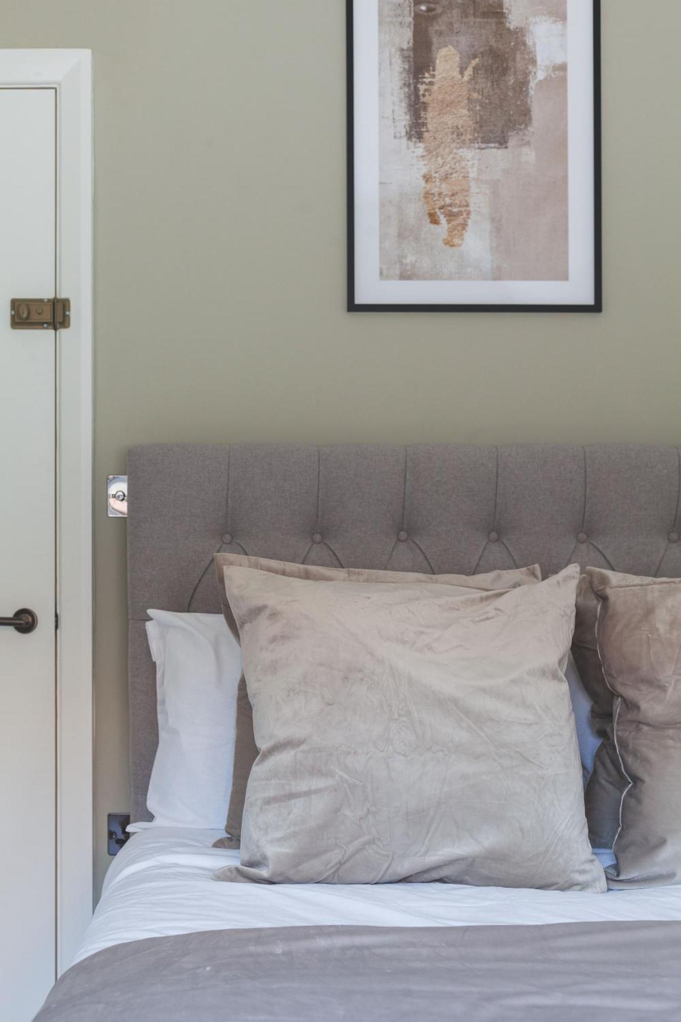 Stunning Rooms Available In Luxury House Londra Esterno foto